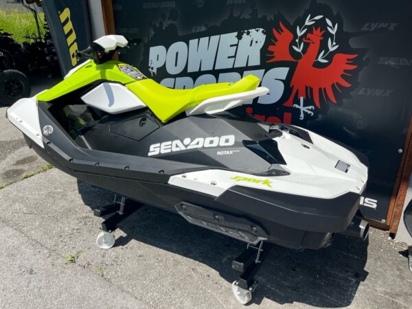 Seadoo Spark 2 UP Manta Green / White 2023 – Bild 3