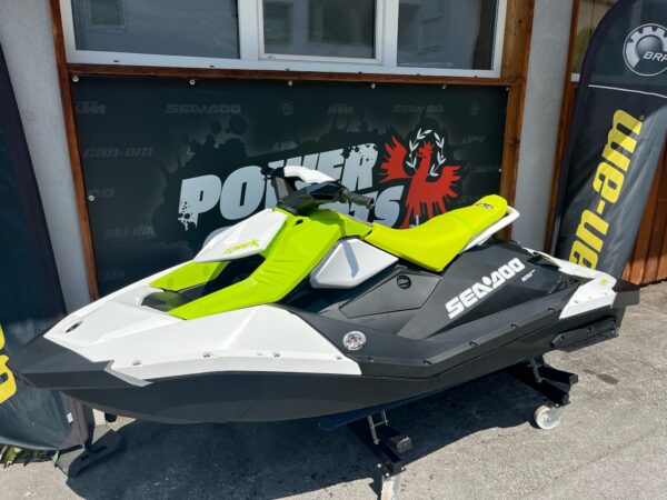 Seadoo Spark 2 UP Manta Green / White 2023