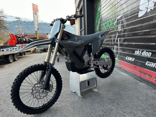 STARK FUTURE VARG  Elektro Cross 2024 60PS Grau – Bild 2