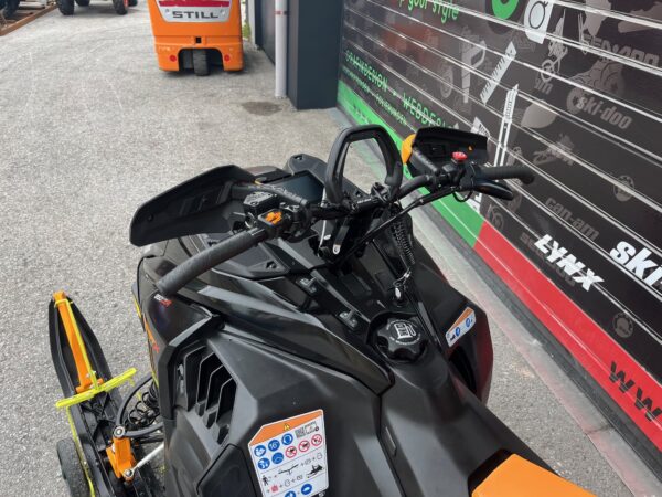 Skidoo Summit 850 E-TEC Turbo R 154" 2024 DEMO Orange – Bild 6