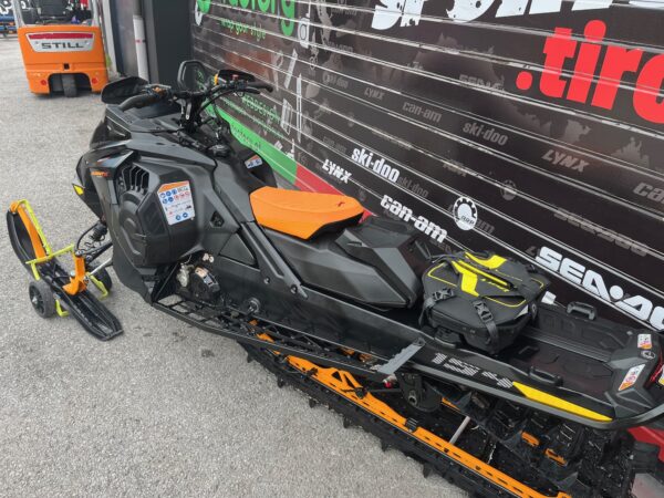 Skidoo Summit 850 E-TEC Turbo R 154" 2024 DEMO Orange – Bild 3