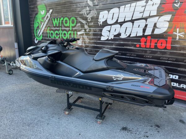 Seadoo RXP 300 XRS 2023 Triple Black DEMO Inkl. Trailer – Bild 3