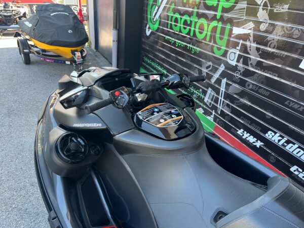 Seadoo RXP 300 XRS 2023 Triple Black DEMO Inkl. Trailer – Bild 7